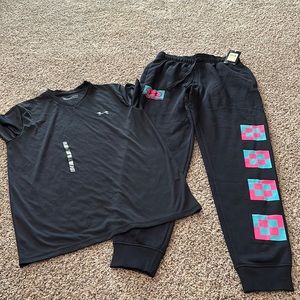 Under Armour NWT sz M jogger and v-neck Tee sz M